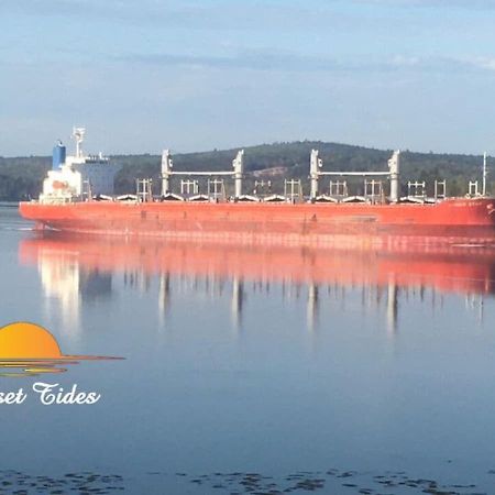 Sunset Tides Lägenhet Oak Haven Exteriör bild